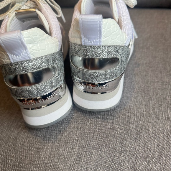 MICHAEL KORS SNEAKERS - Picture 6 of 8